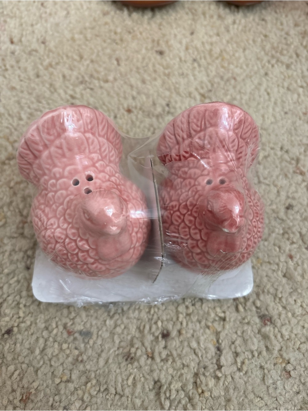 NWT Pink Turkey Salt & Pepper Shakers - Picture 2 of 5